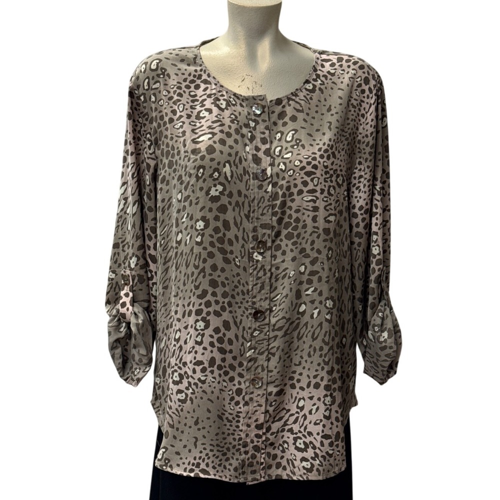 Additions by Chico's Leopard Print Button Up Shirt‎ Long Sleeve Size 2